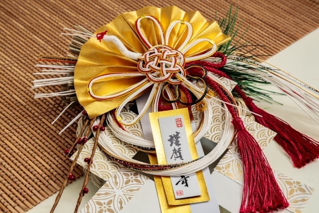 【テンプレ付き】退職・転職後の元上司への正しい年賀状の書き方